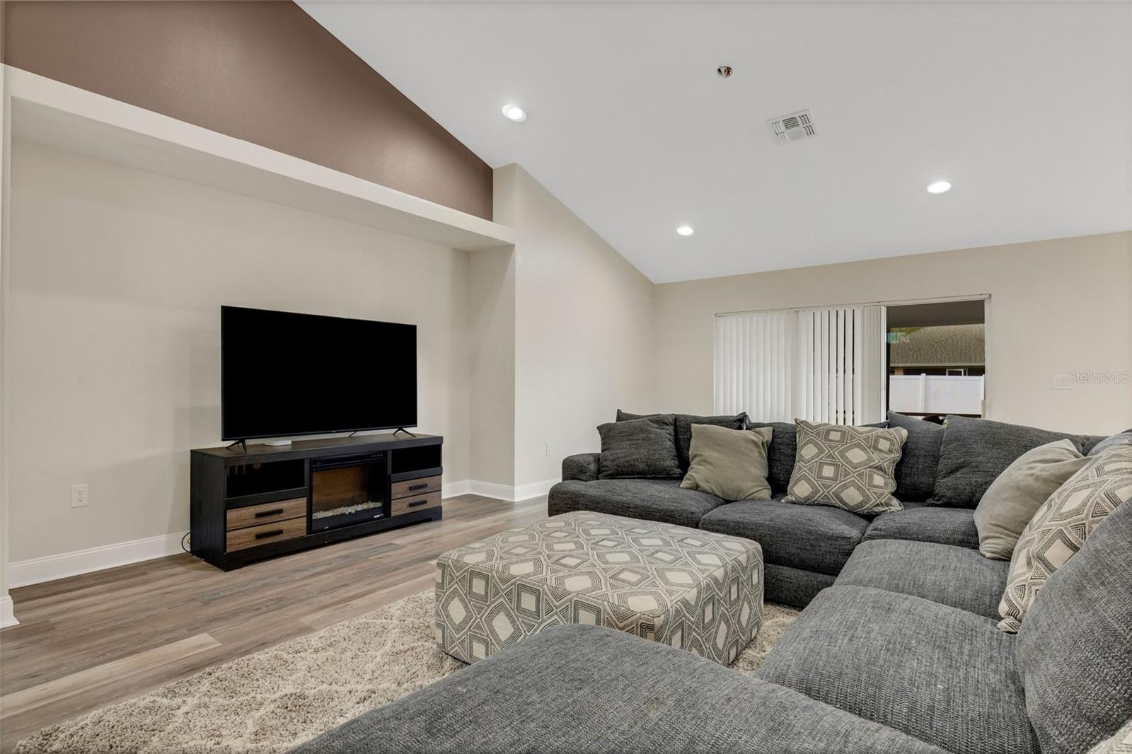 3866 ALAMANDA HILLS PL
