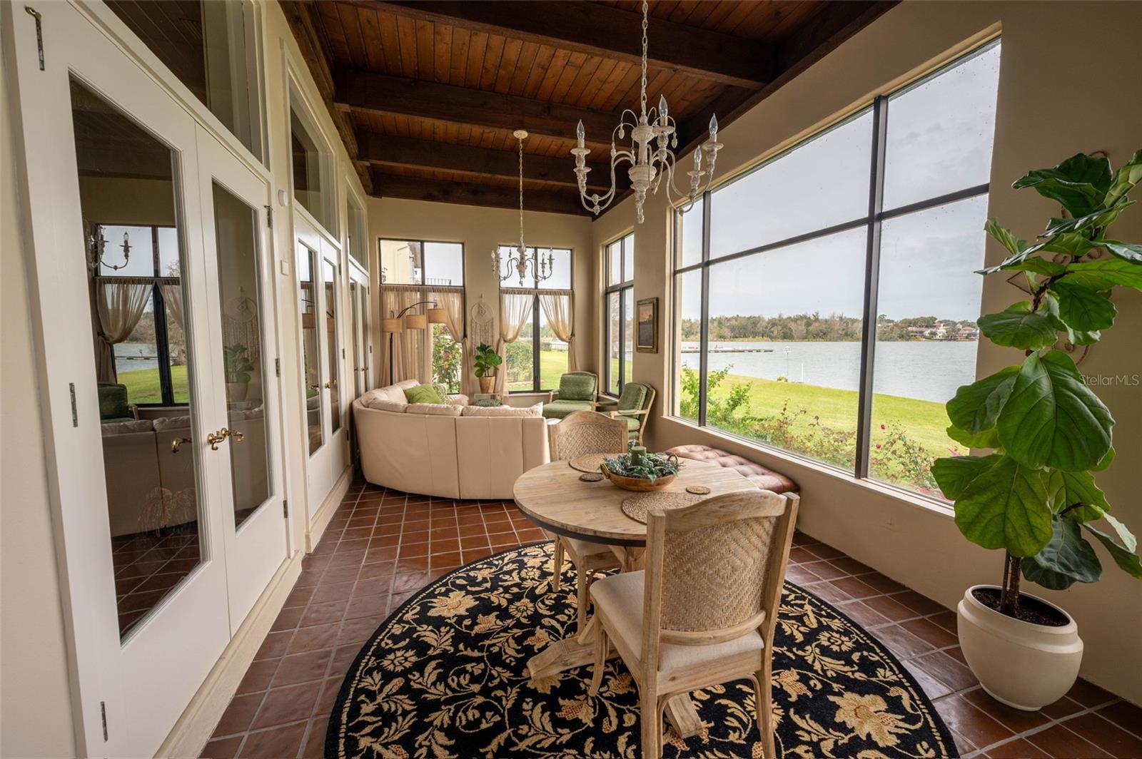 8 CASA LOMA WAY #8