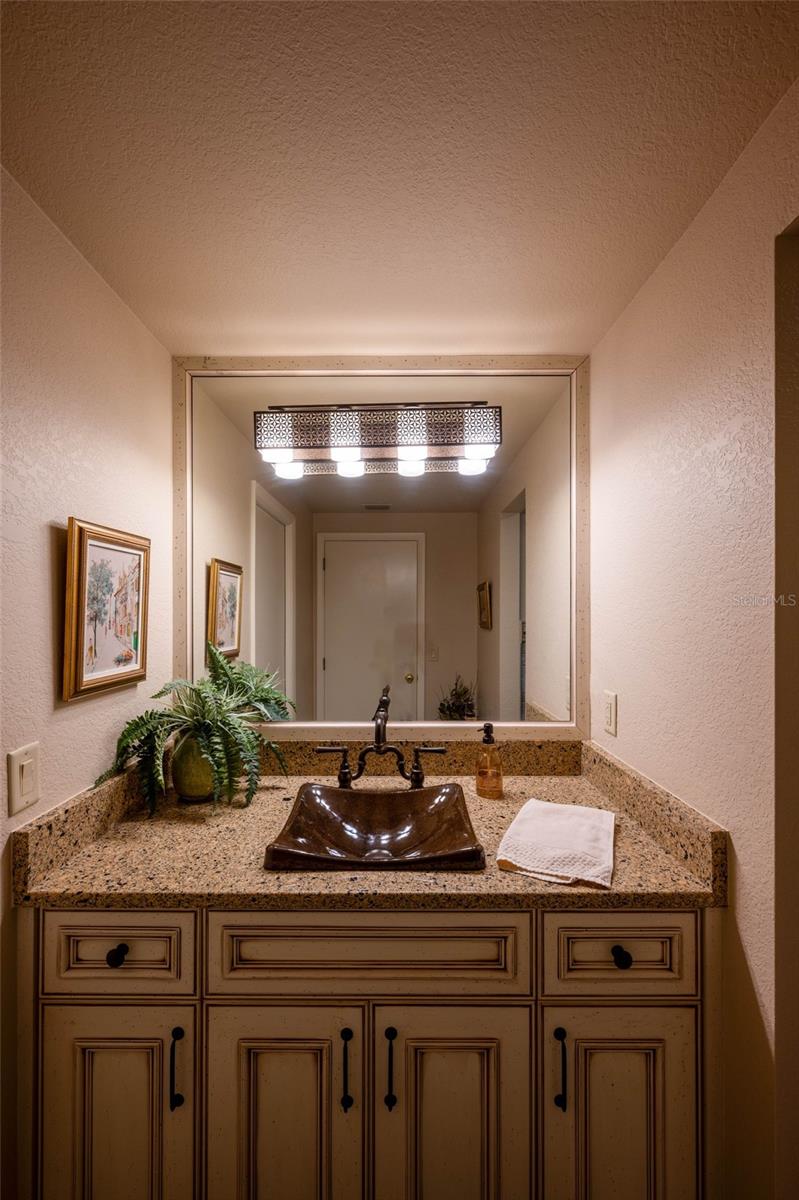 8 CASA LOMA WAY #8