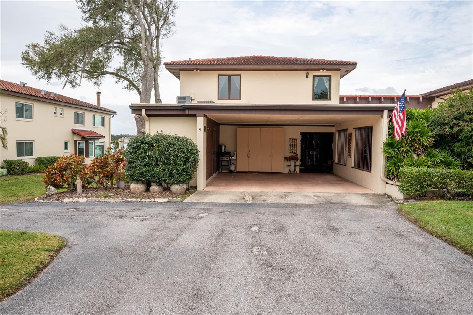 8 CASA LOMA WAY #8
