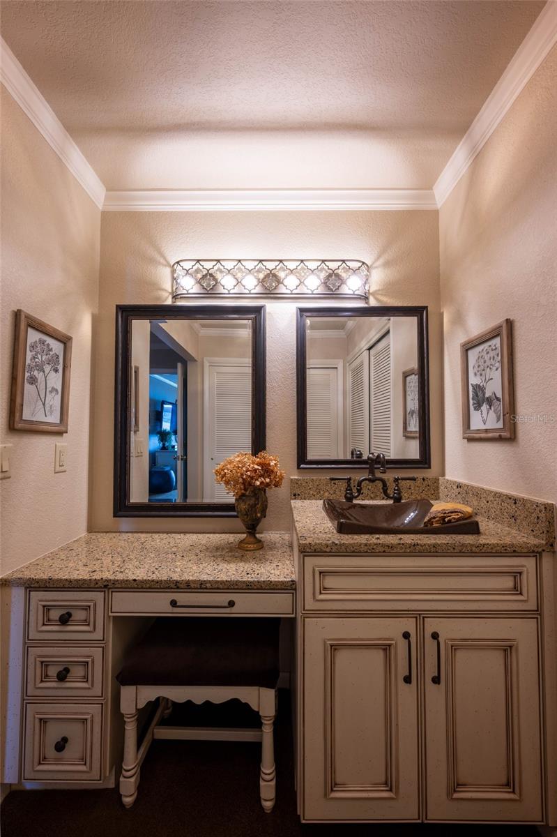 8 CASA LOMA WAY #8