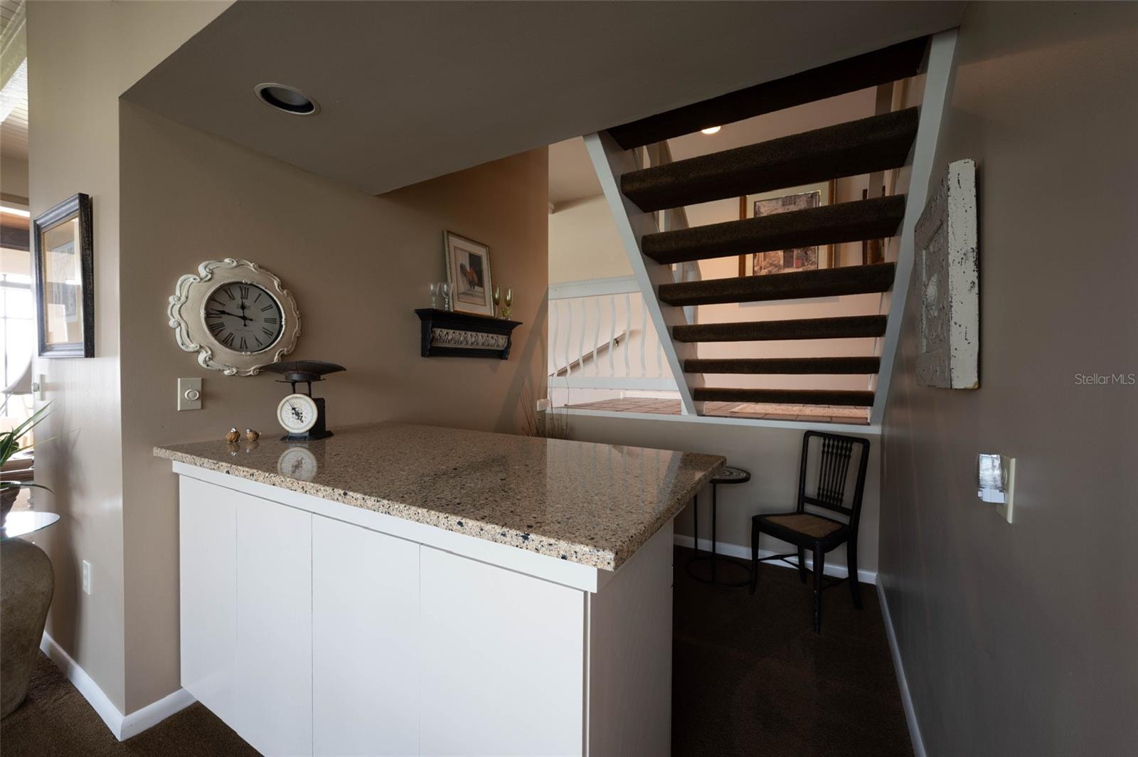8 CASA LOMA WAY #8
