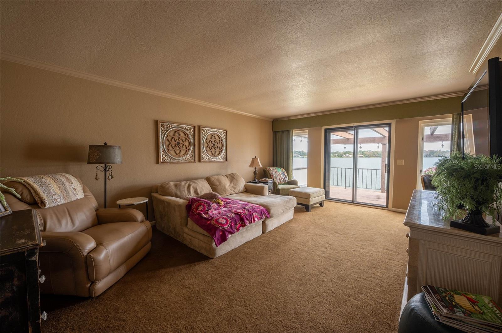 8 CASA LOMA WAY #8