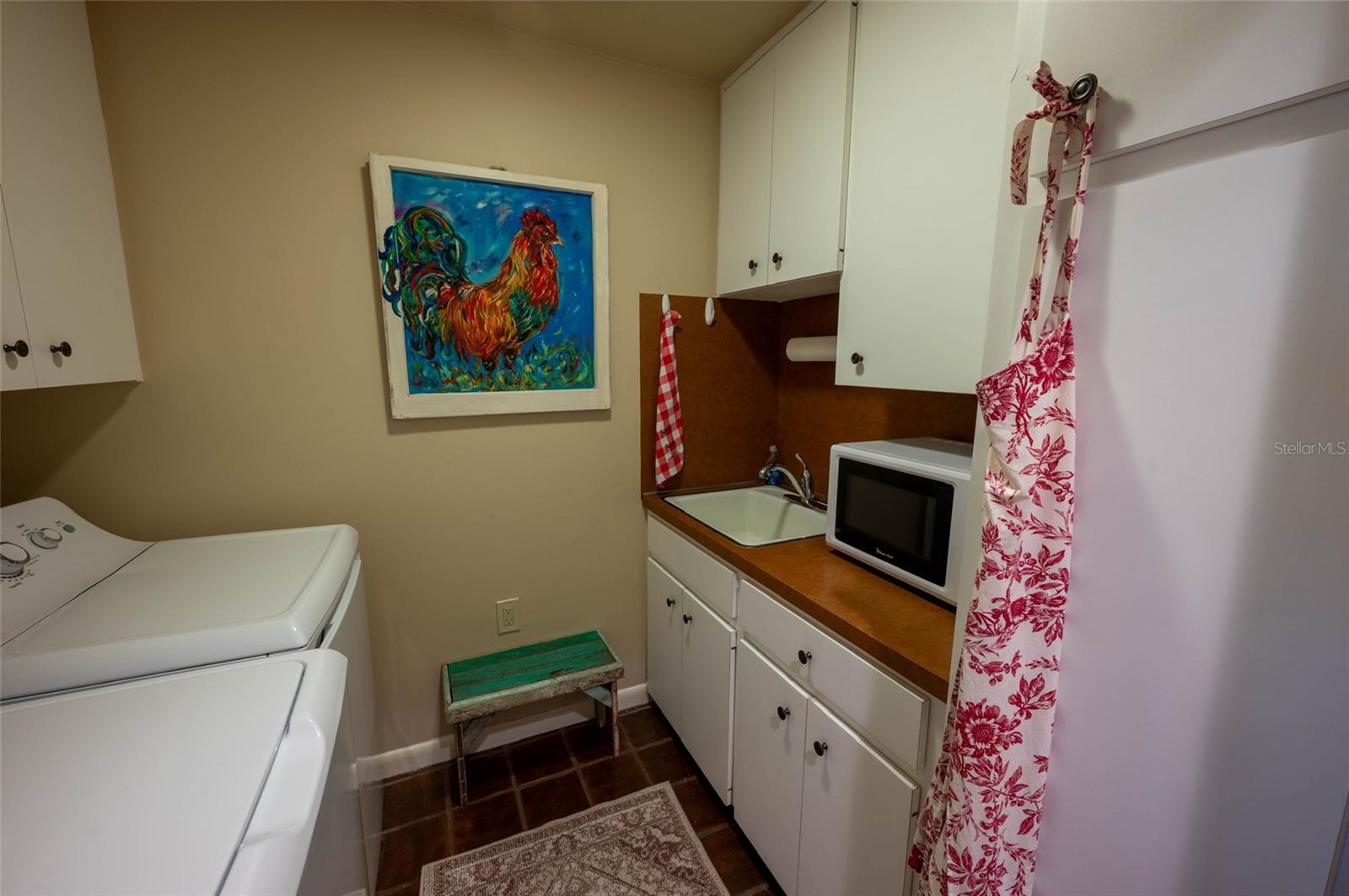 8 CASA LOMA WAY #8