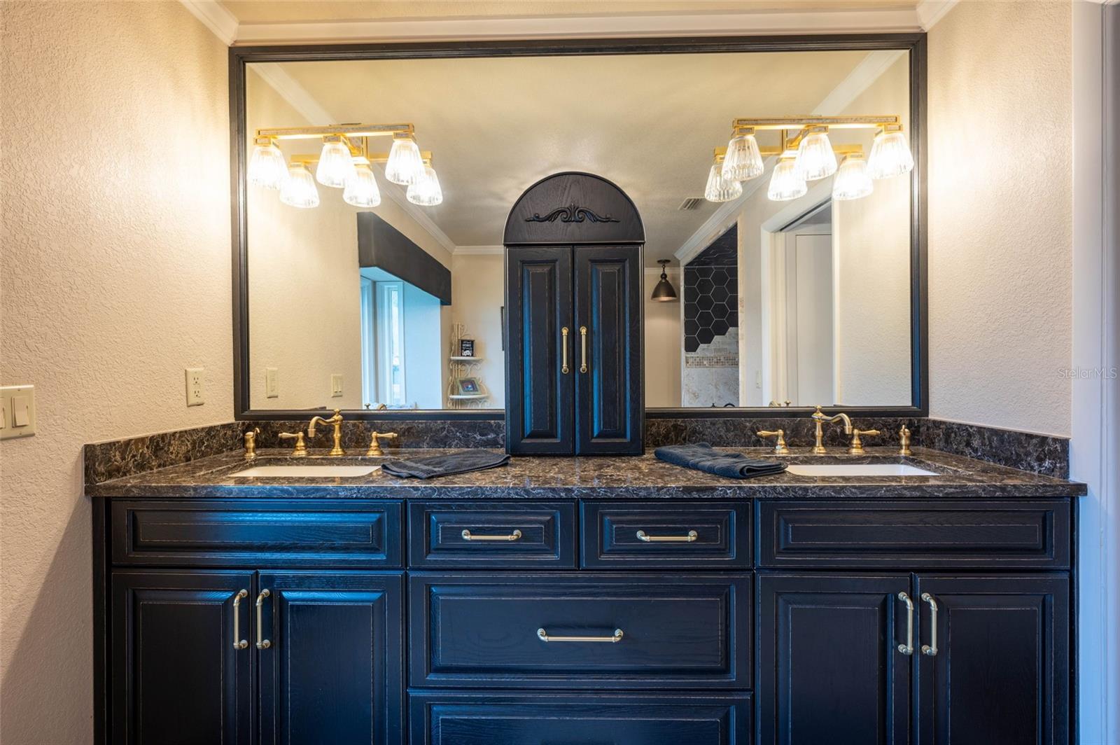8 CASA LOMA WAY #8