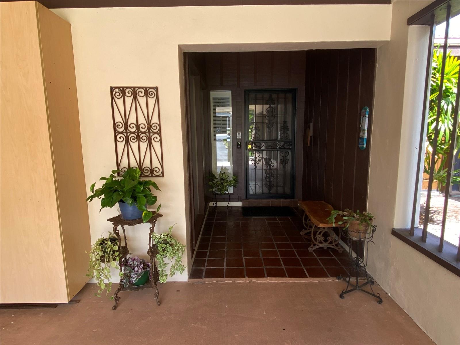 8 CASA LOMA WAY #8