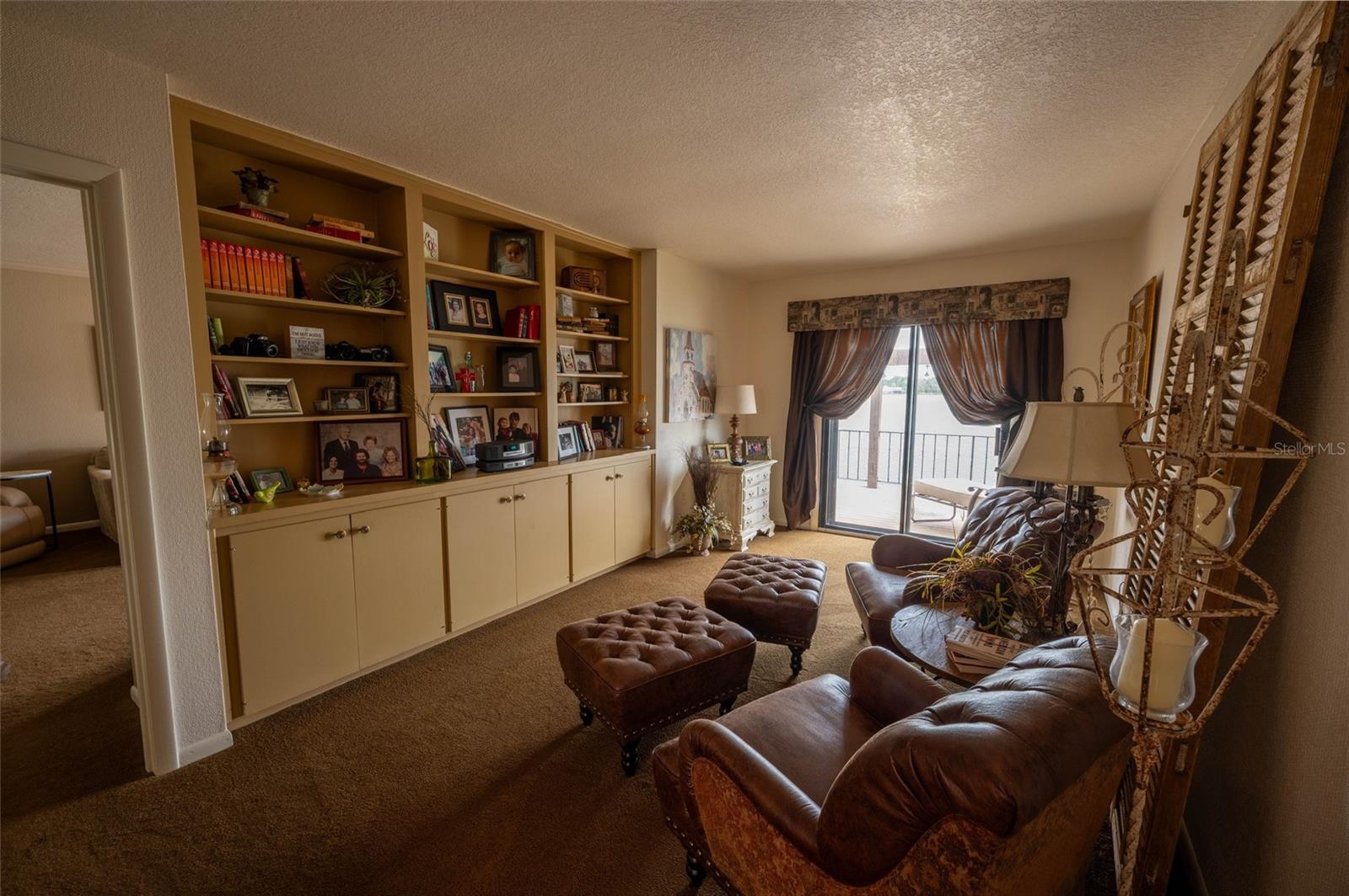 8 CASA LOMA WAY #8