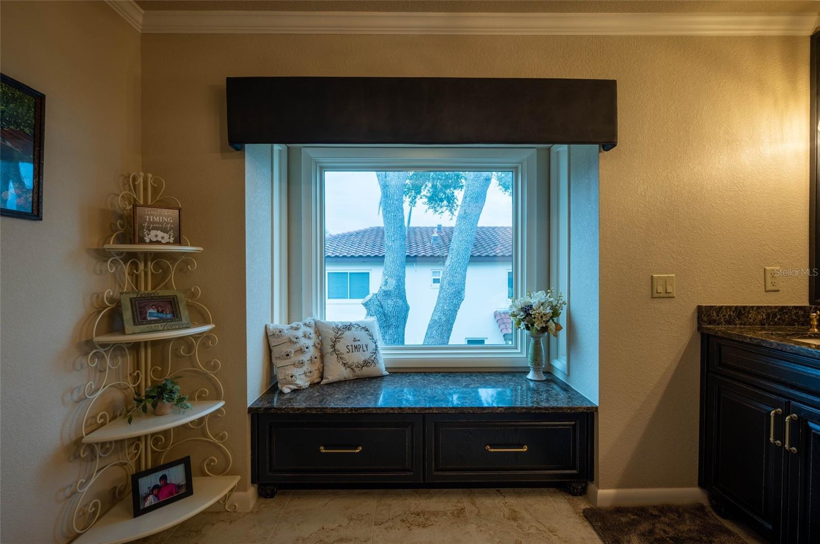 8 CASA LOMA WAY #8