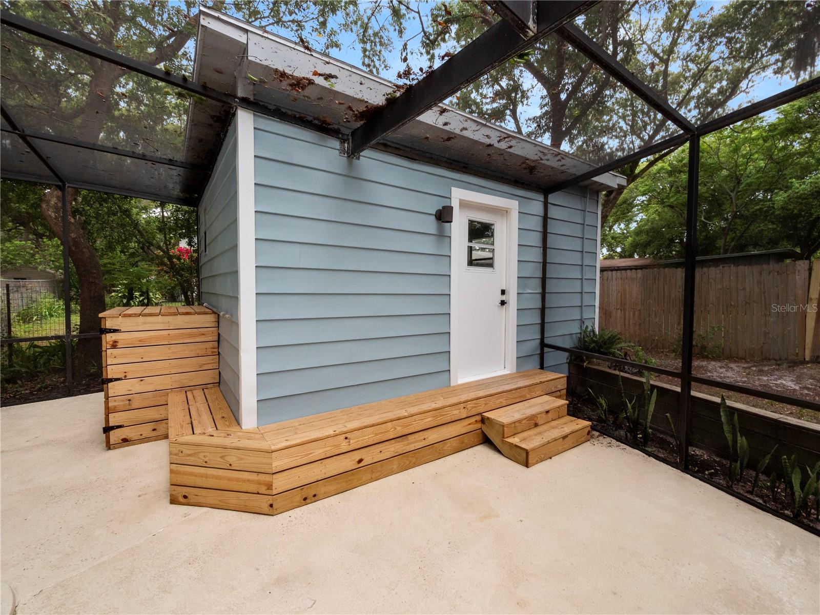921 E BELLA VISTA ST