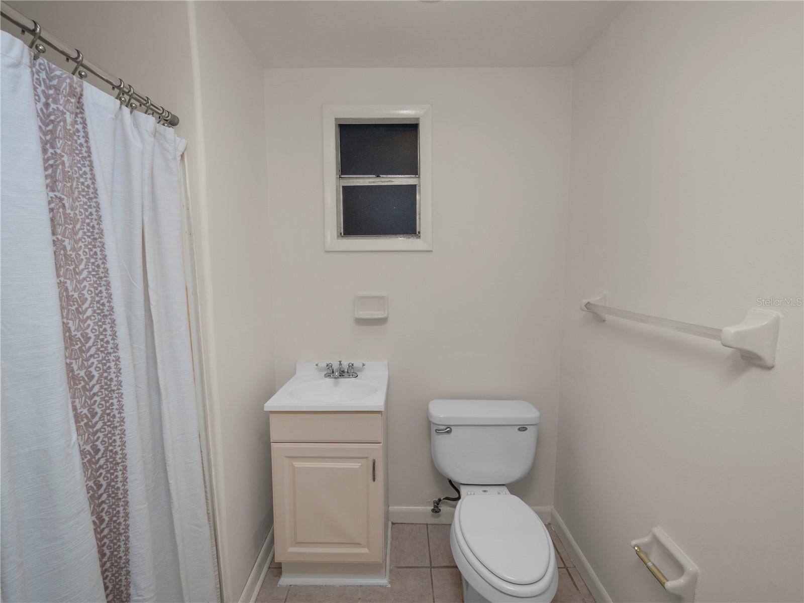 921 E BELLA VISTA ST