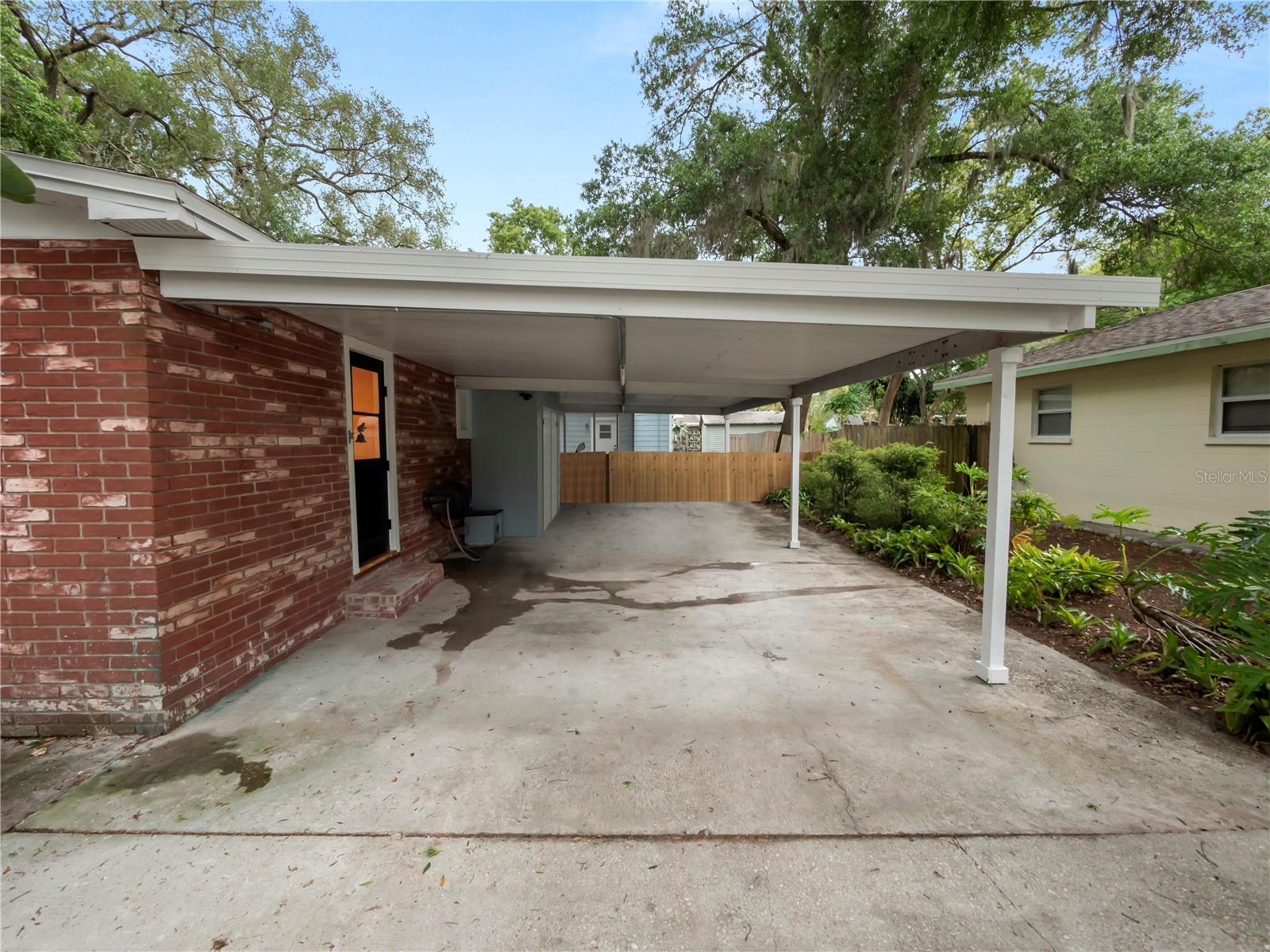 921 E BELLA VISTA ST