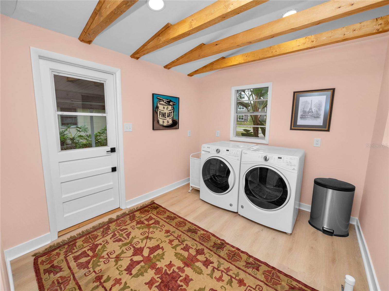 921 E BELLA VISTA ST