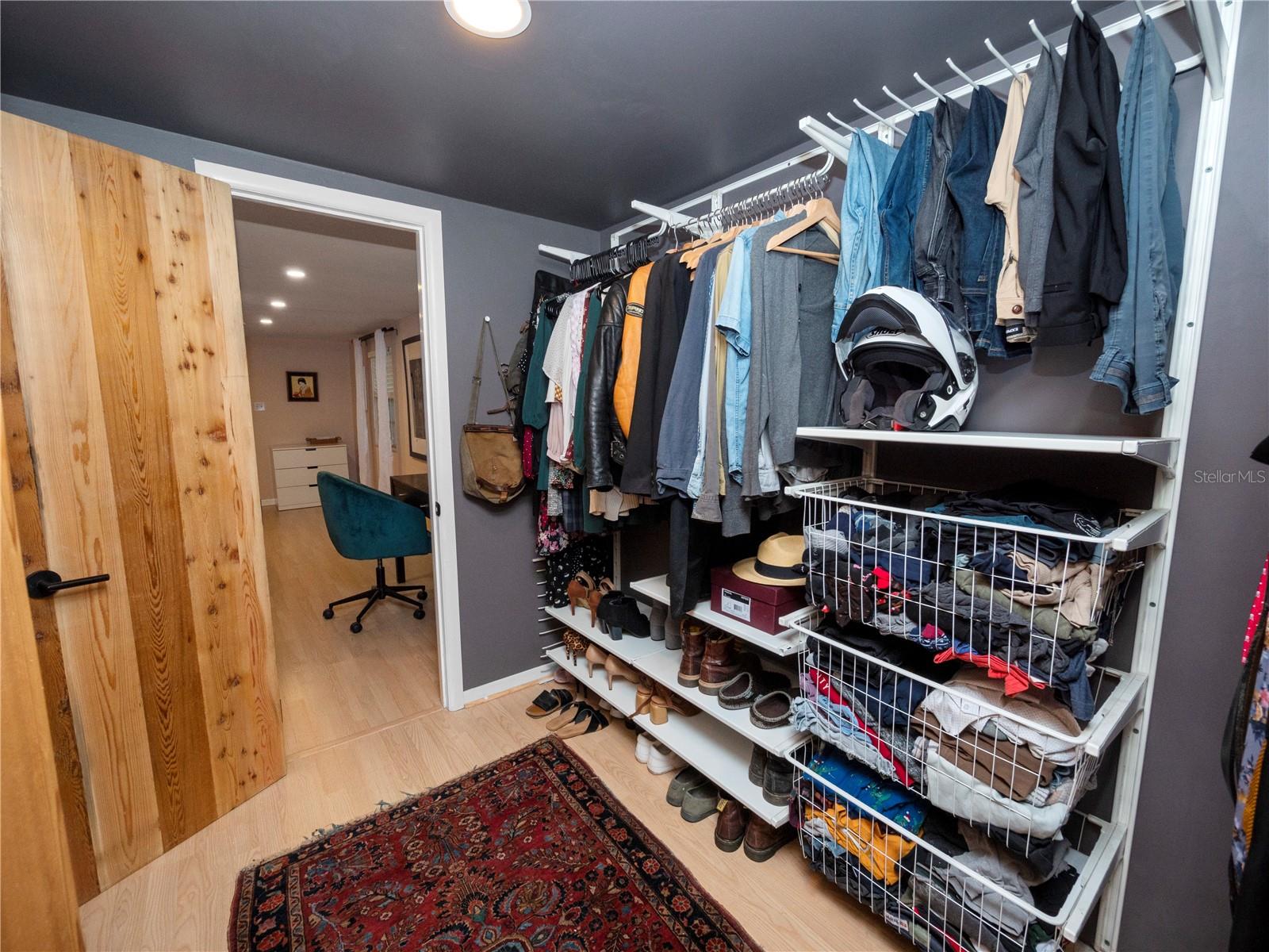 921 E BELLA VISTA ST