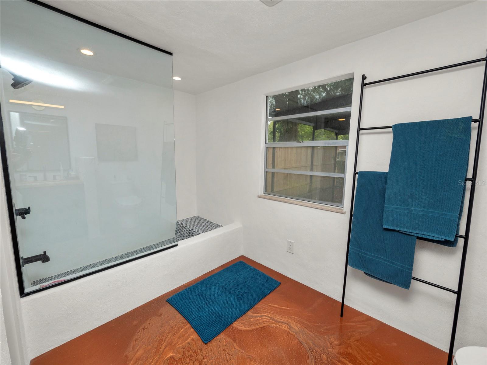 921 E BELLA VISTA ST