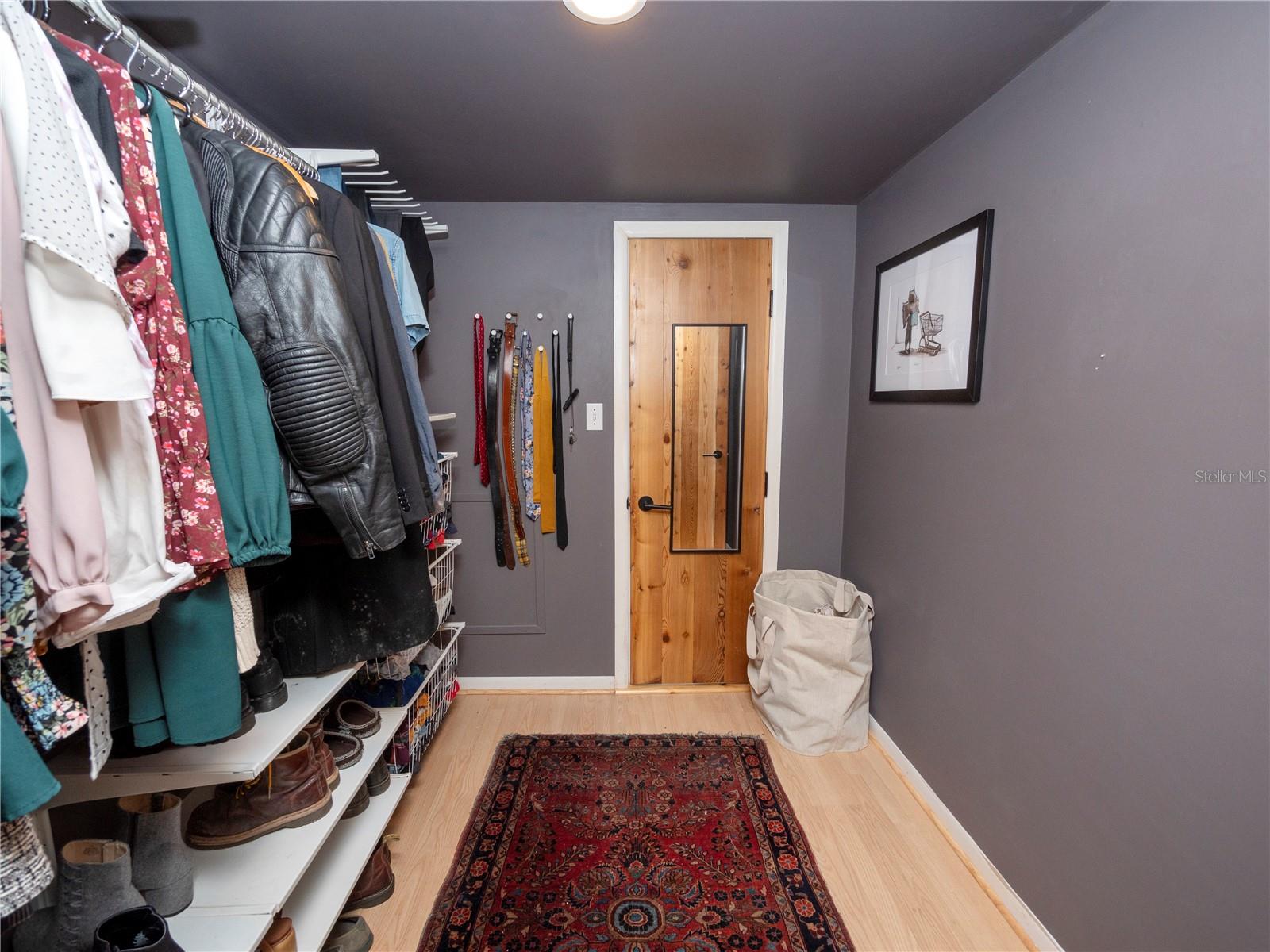 921 E BELLA VISTA ST