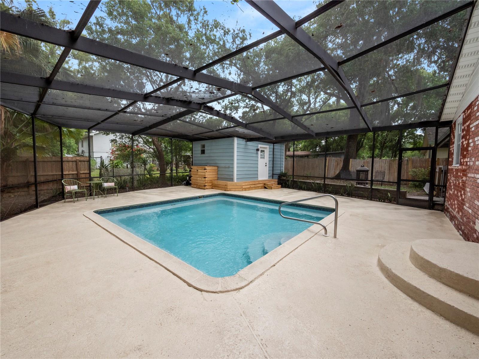 921 E BELLA VISTA ST