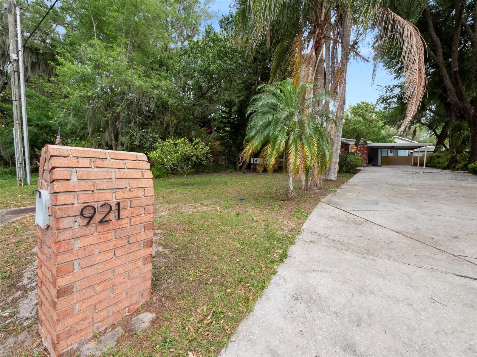 921 E BELLA VISTA ST