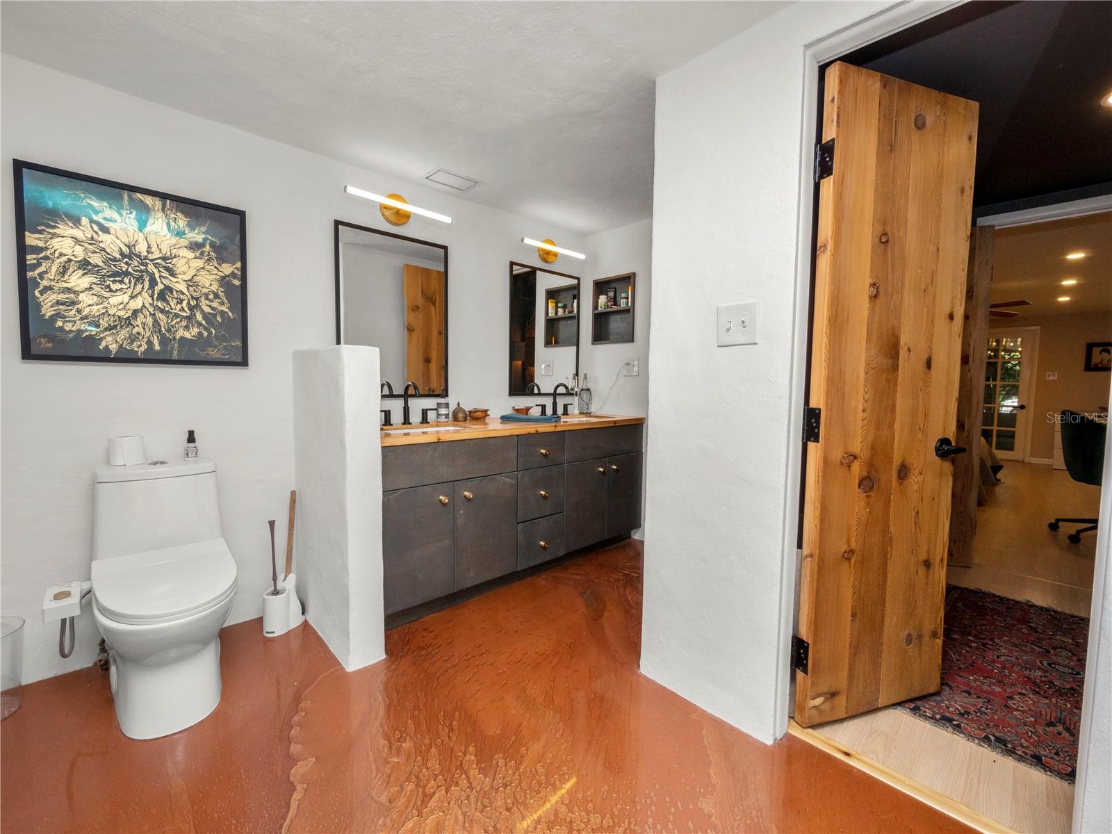 921 E BELLA VISTA ST