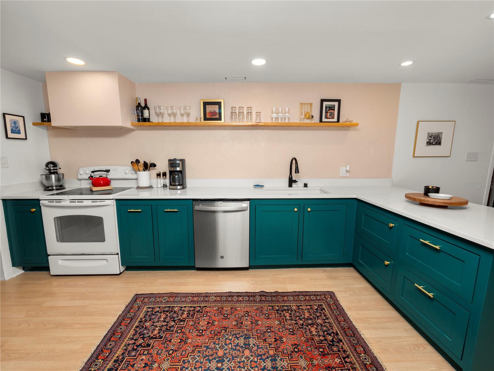 921 E BELLA VISTA ST