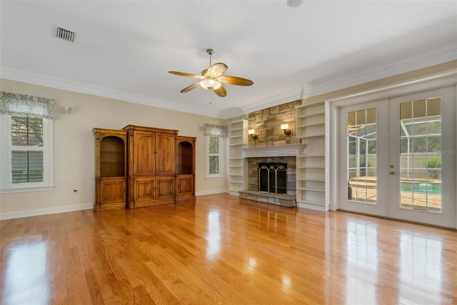 1083 LAKE DEESON WOODS LN