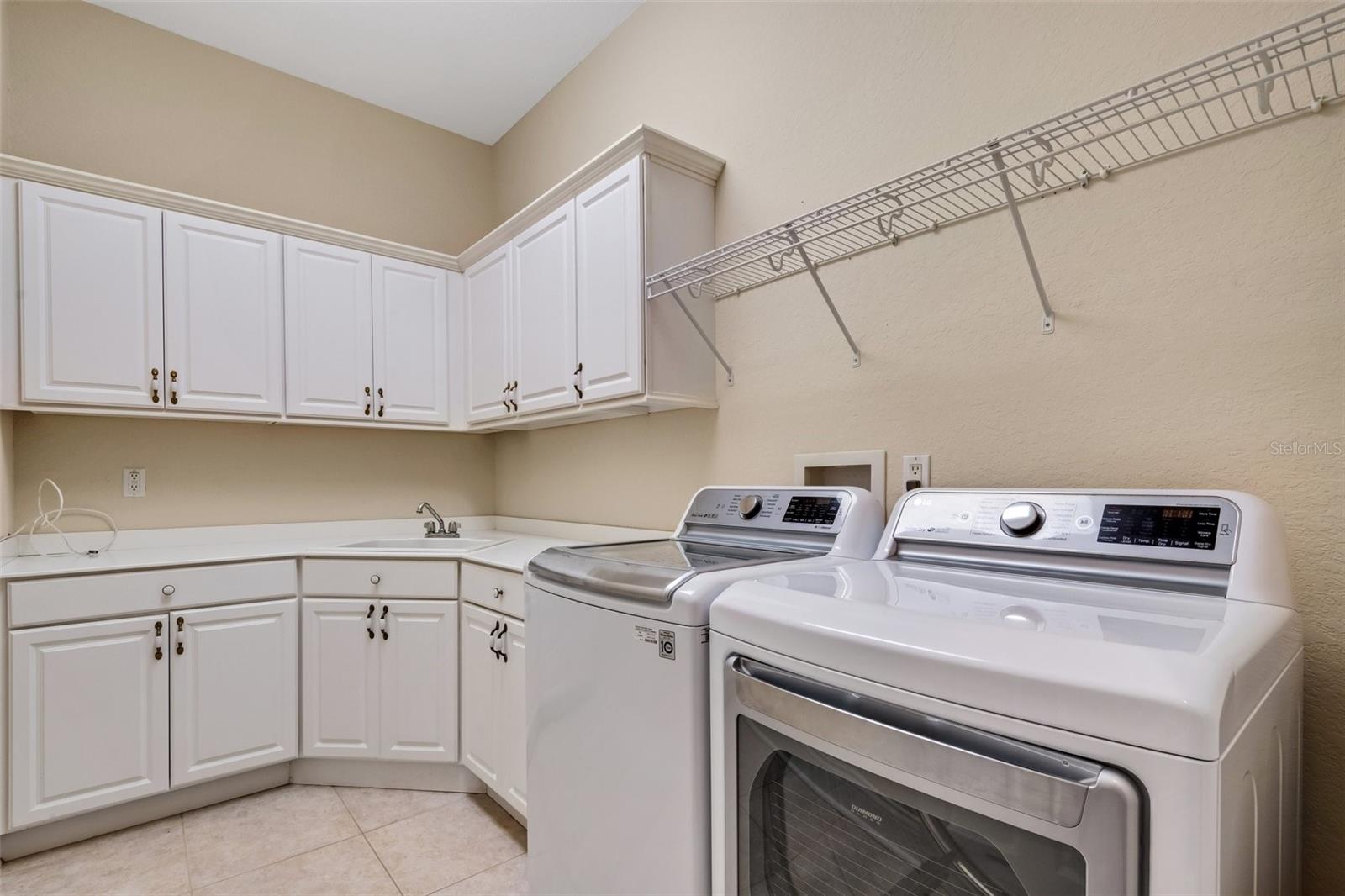 1083 LAKE DEESON WOODS LN