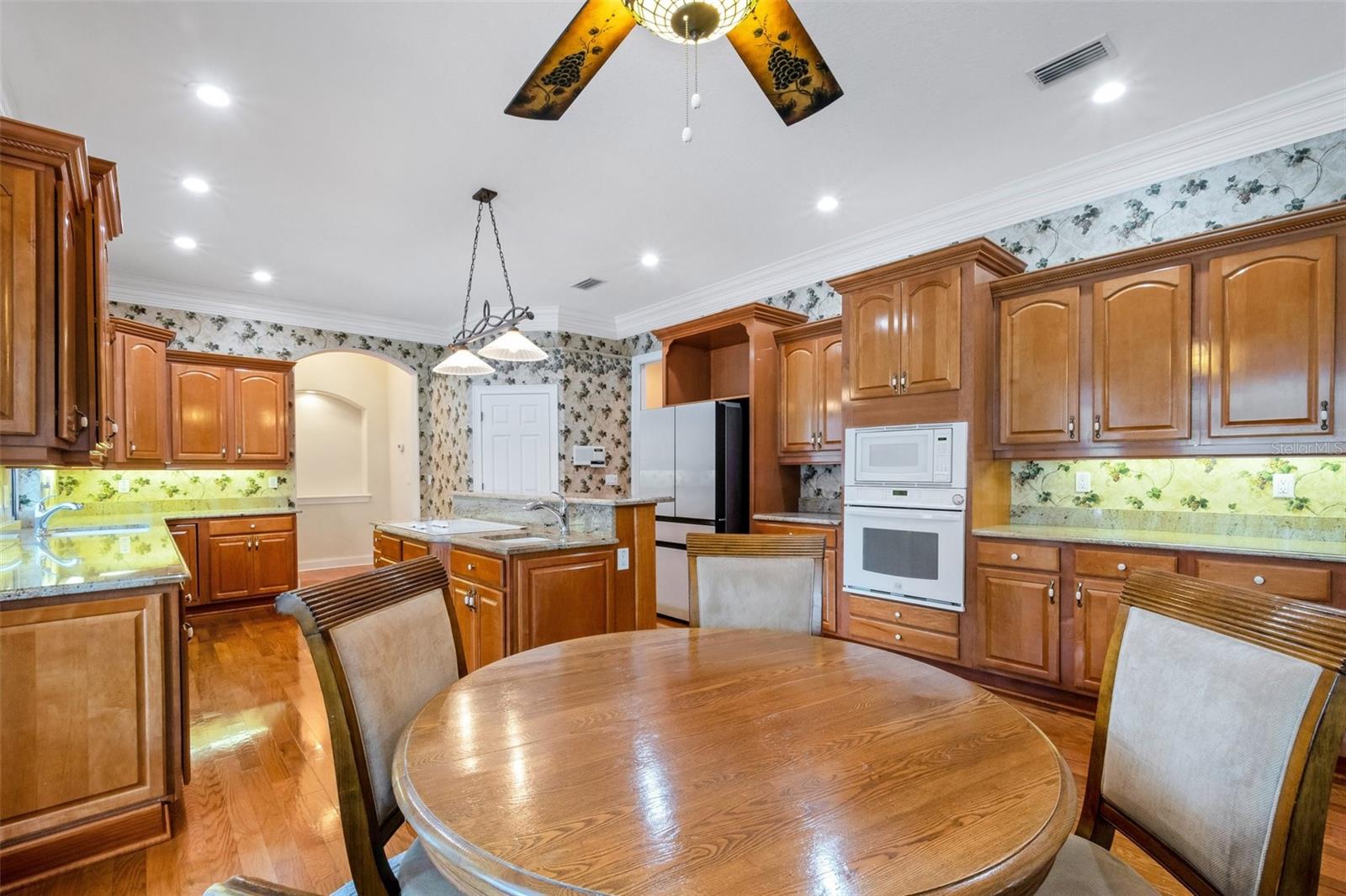1083 LAKE DEESON WOODS LN
