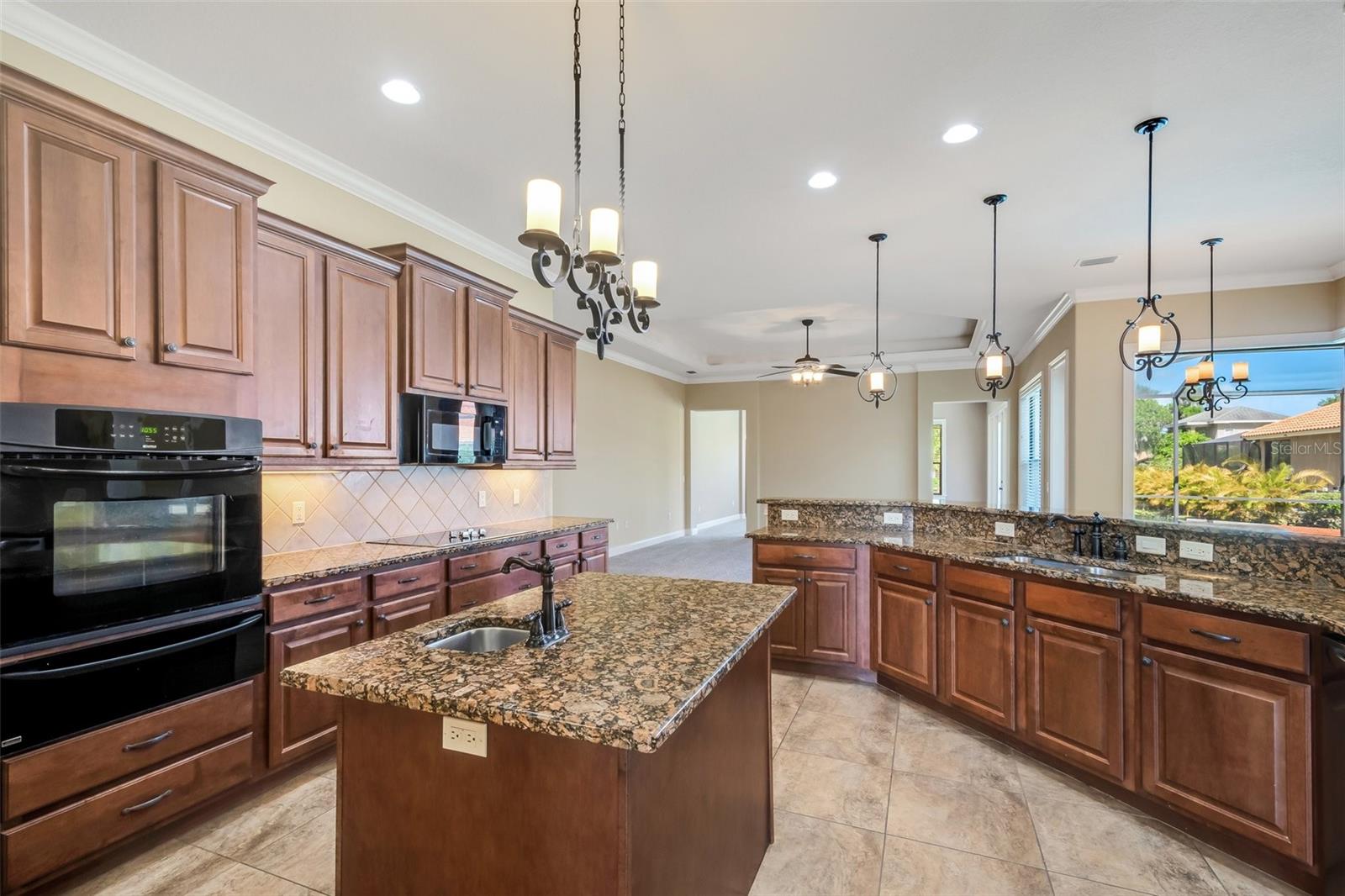 6527 EAGLE RIDGE WAY