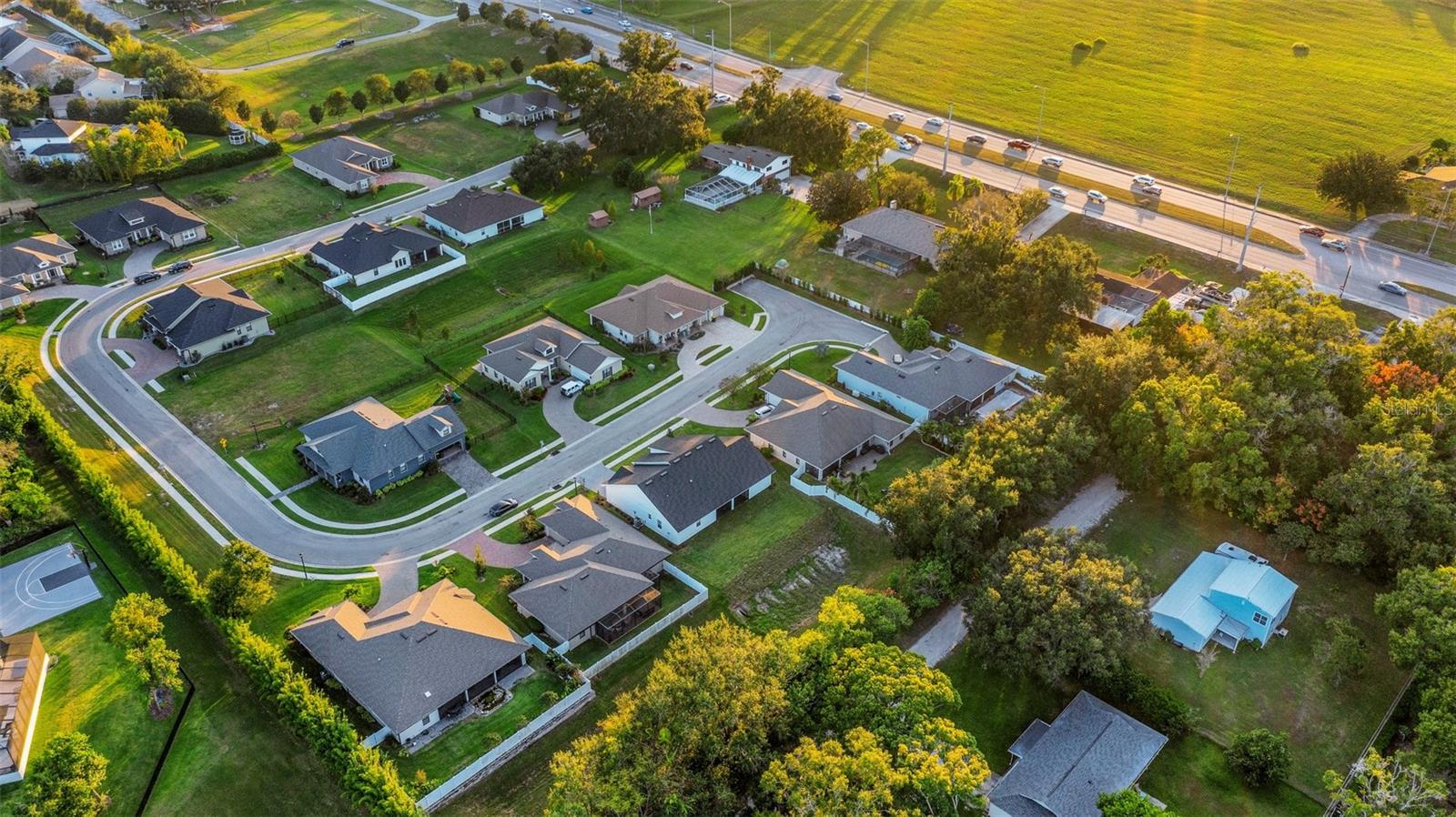 2261 COACHMAN LOOP