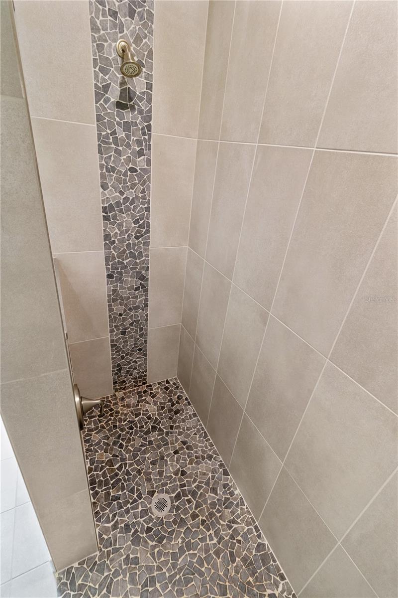 2261 COACHMAN LOOP