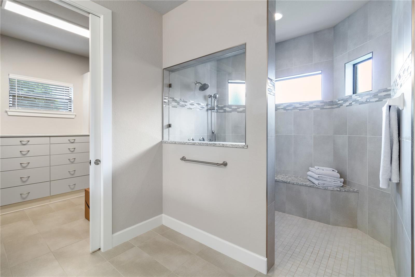 2261 COACHMAN LOOP