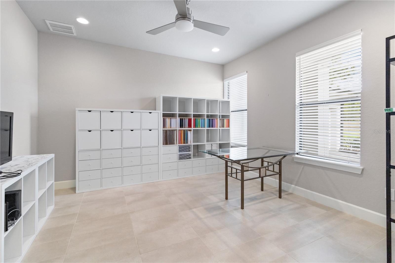 2261 COACHMAN LOOP