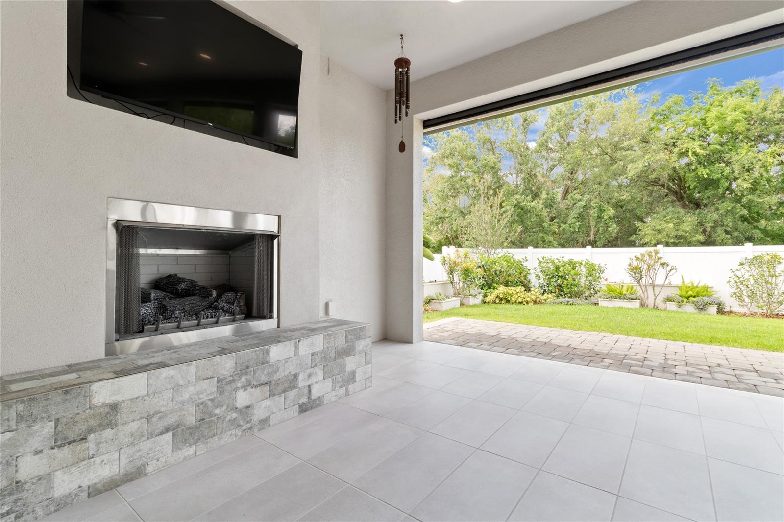 2261 COACHMAN LOOP