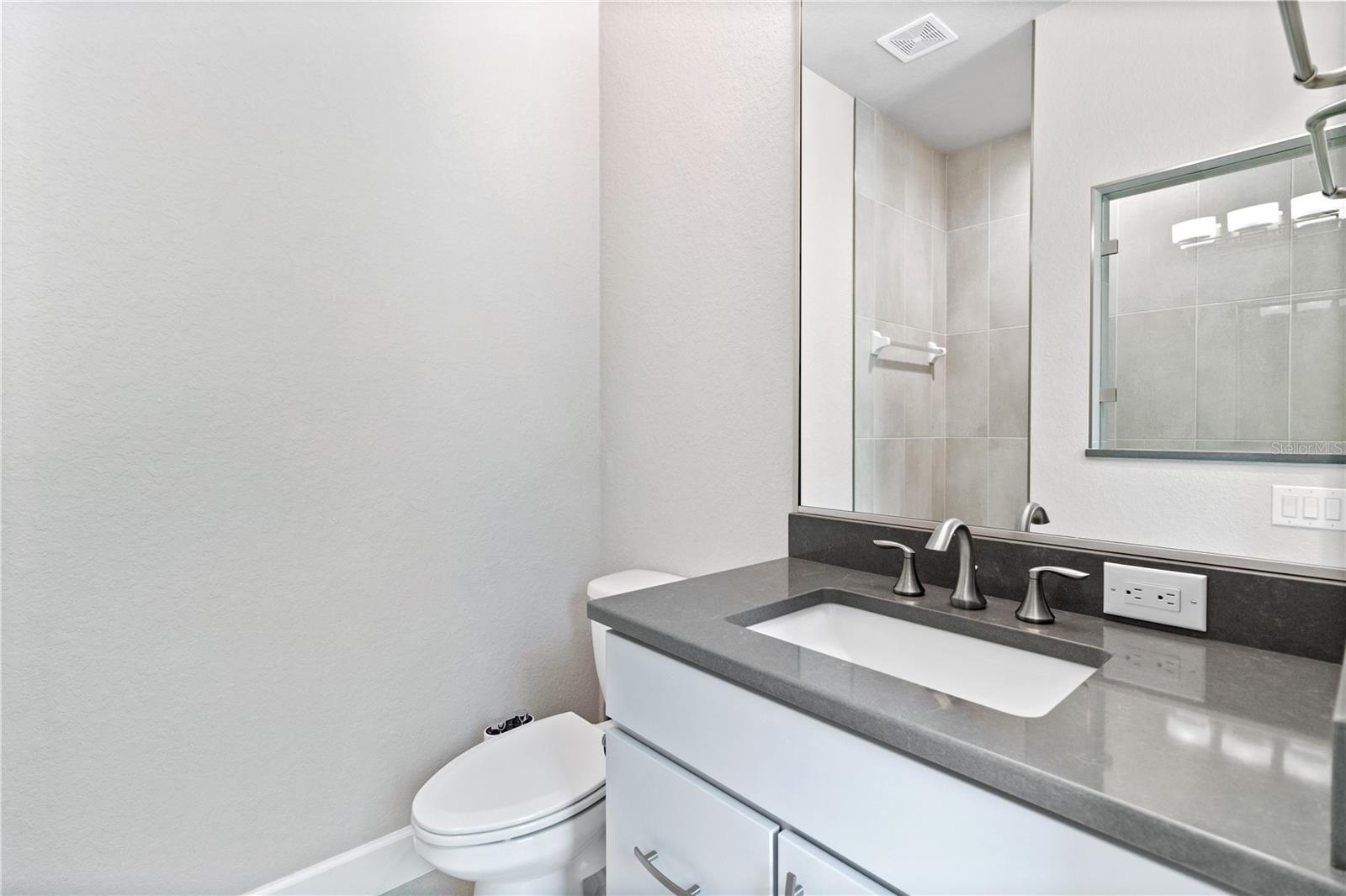 2261 COACHMAN LOOP