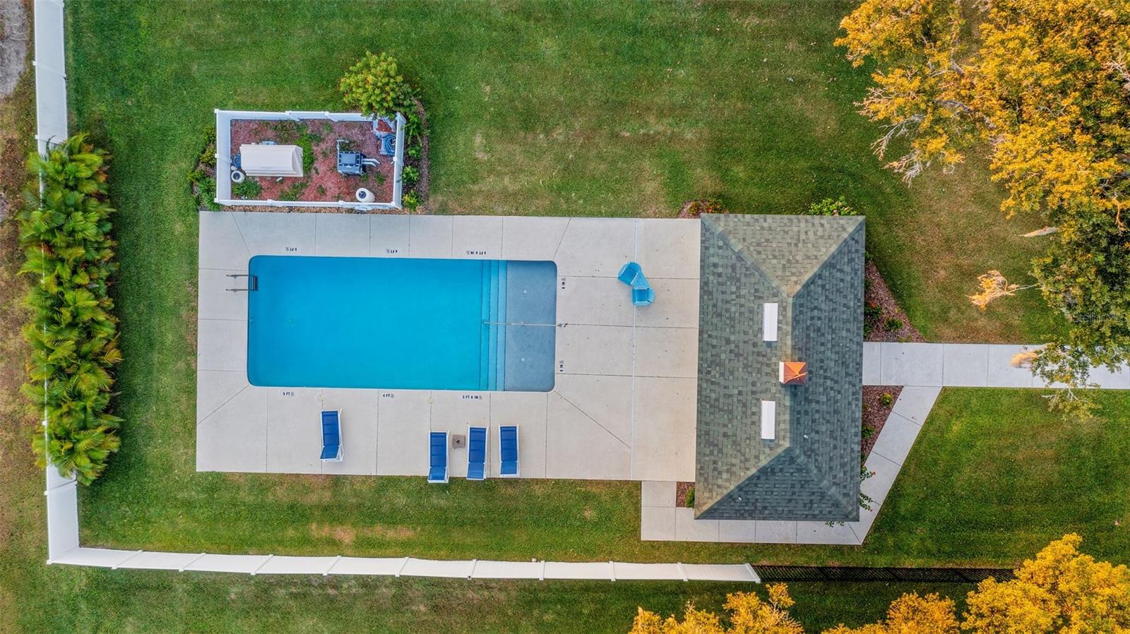 2261 COACHMAN LOOP