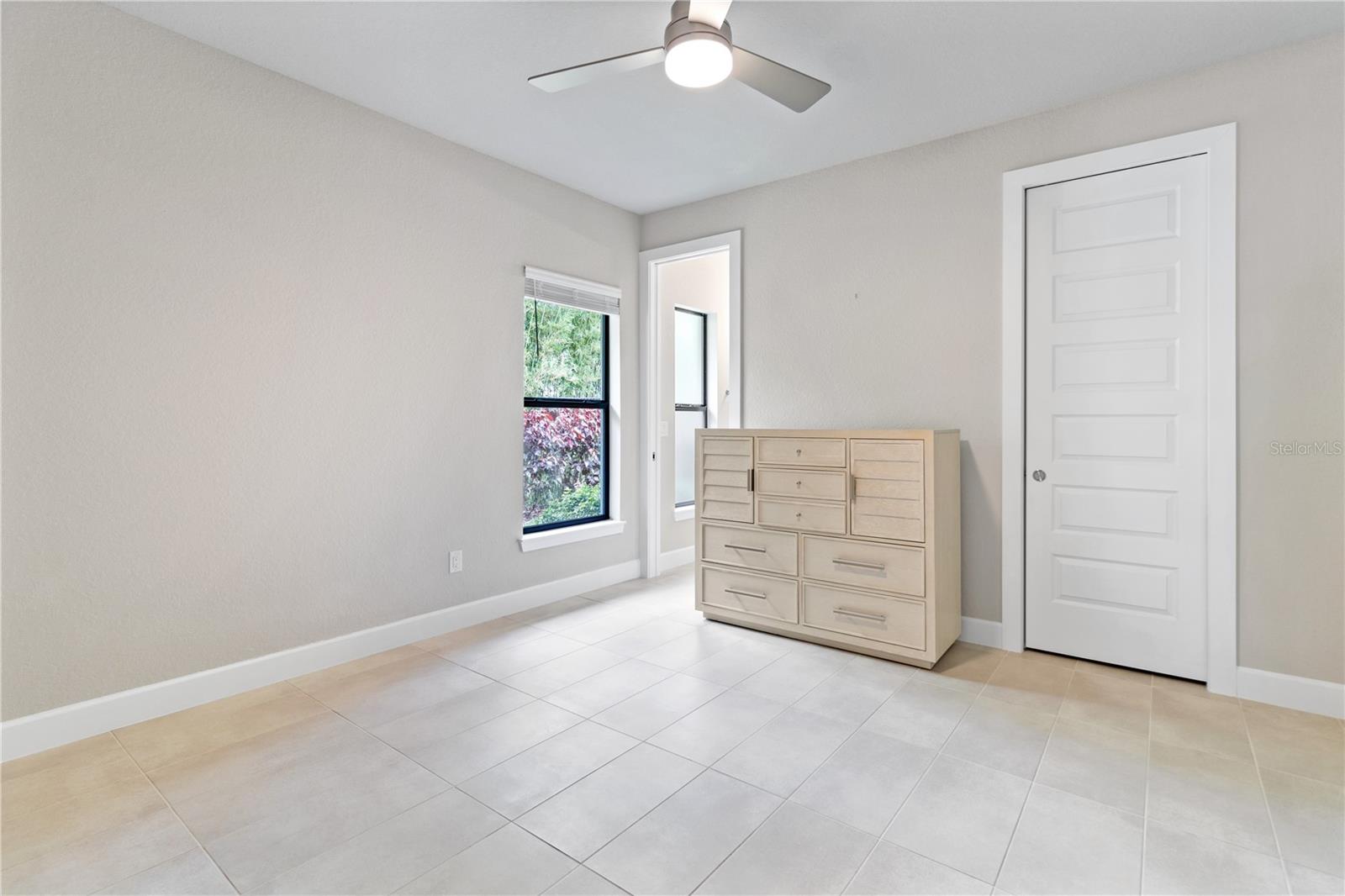 2261 COACHMAN LOOP