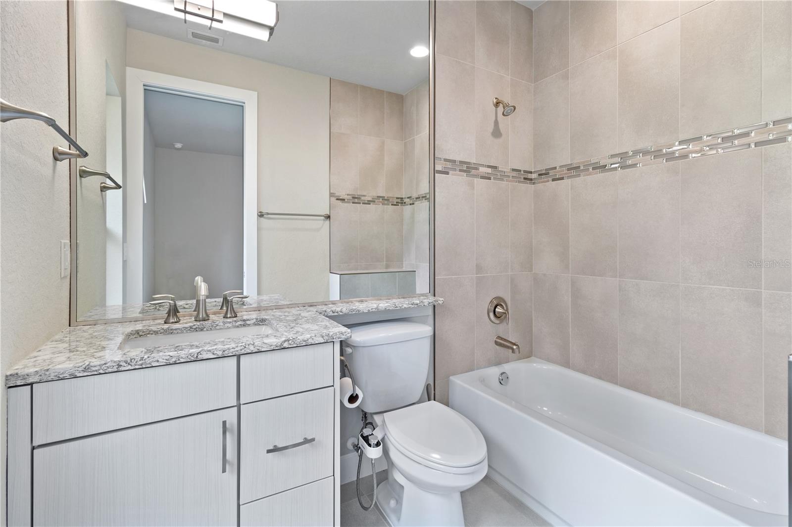 2261 COACHMAN LOOP