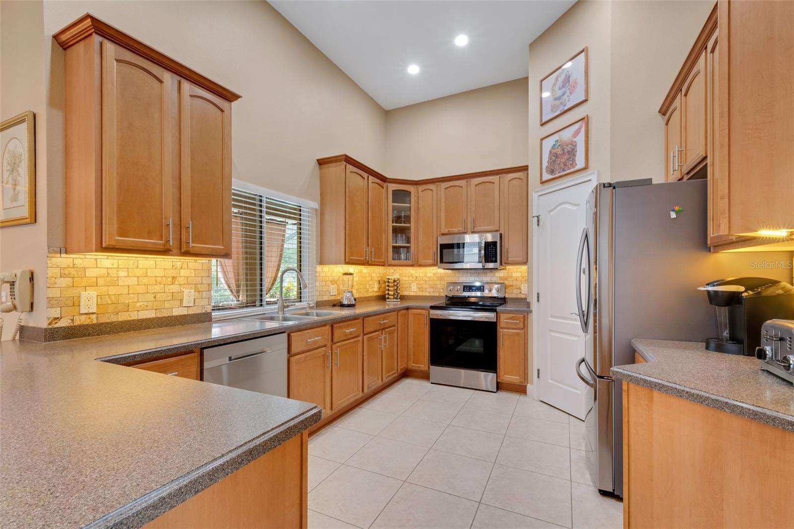126 SHANNON OAKS DR