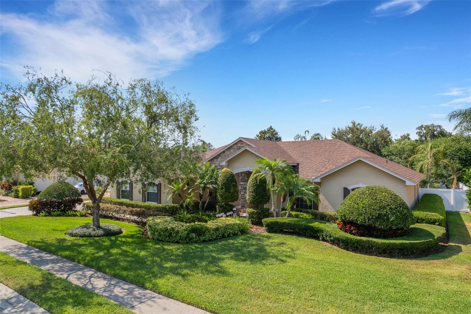 126 SHANNON OAKS DR