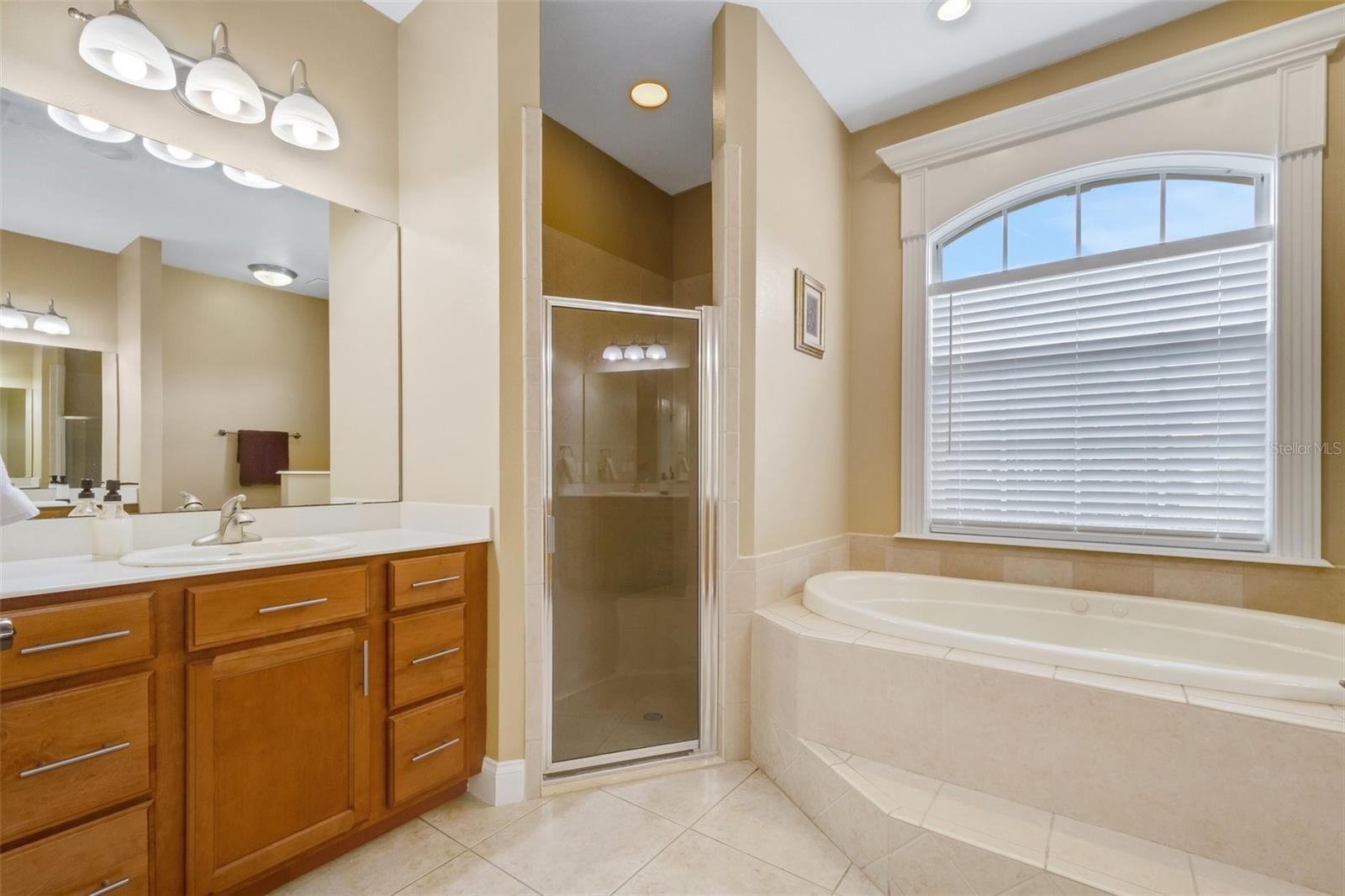 126 SHANNON OAKS DR