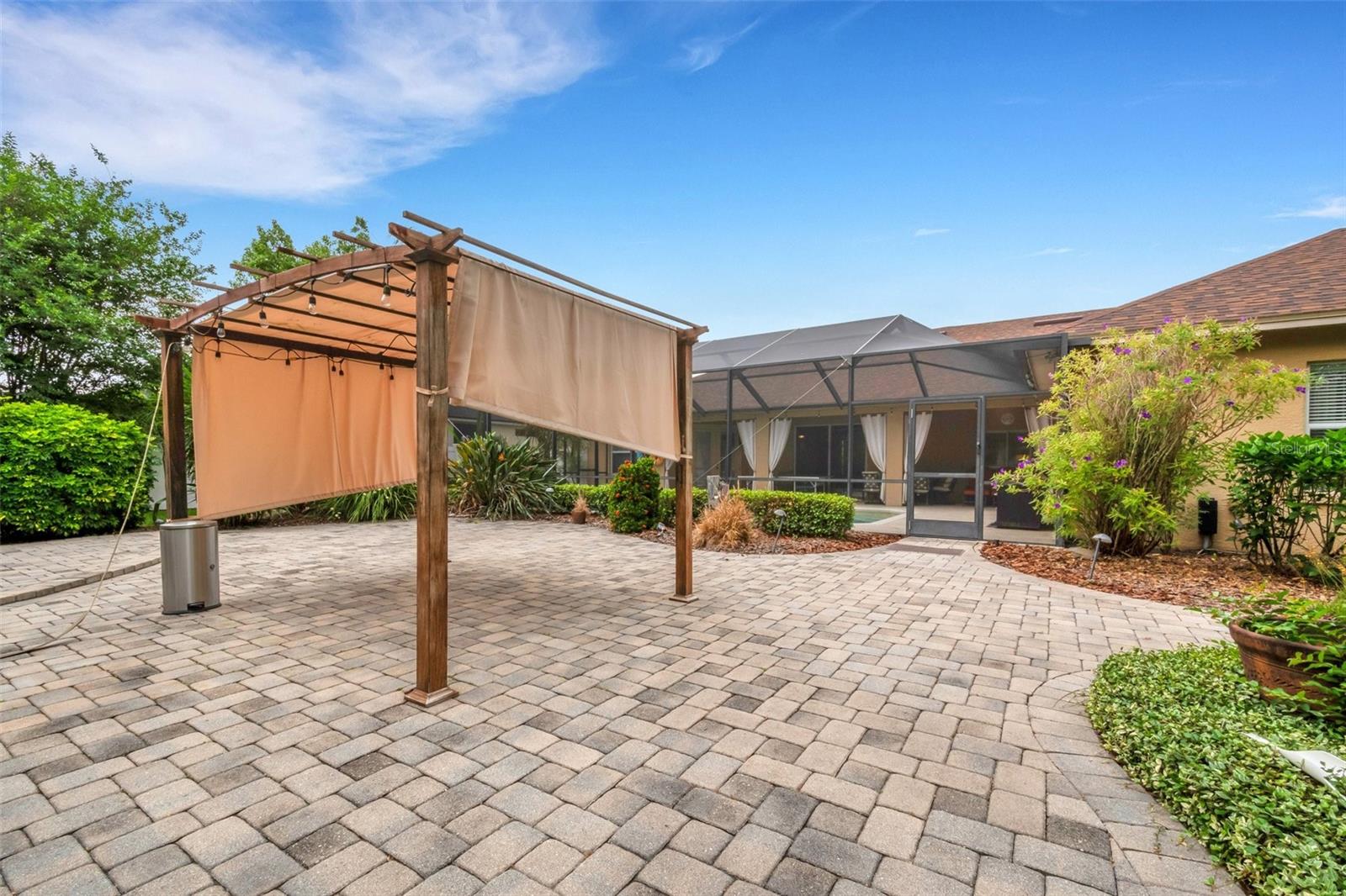 126 SHANNON OAKS DR