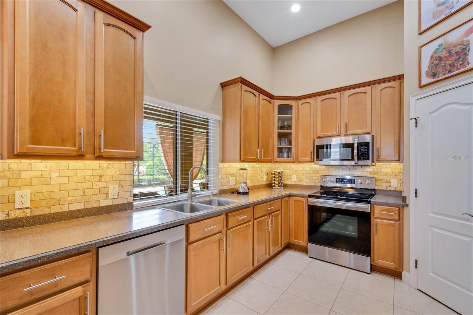 126 SHANNON OAKS DR