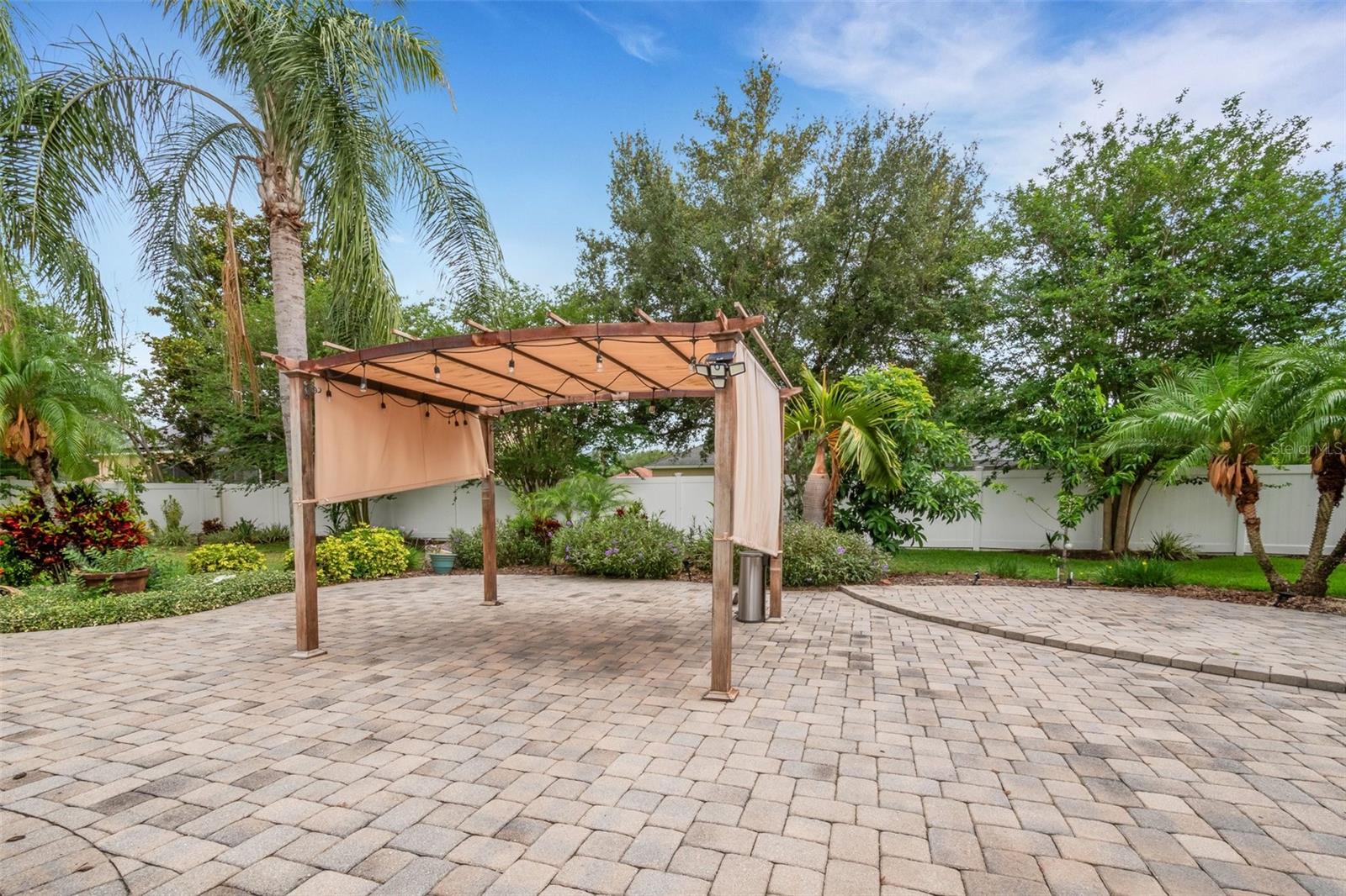 126 SHANNON OAKS DR