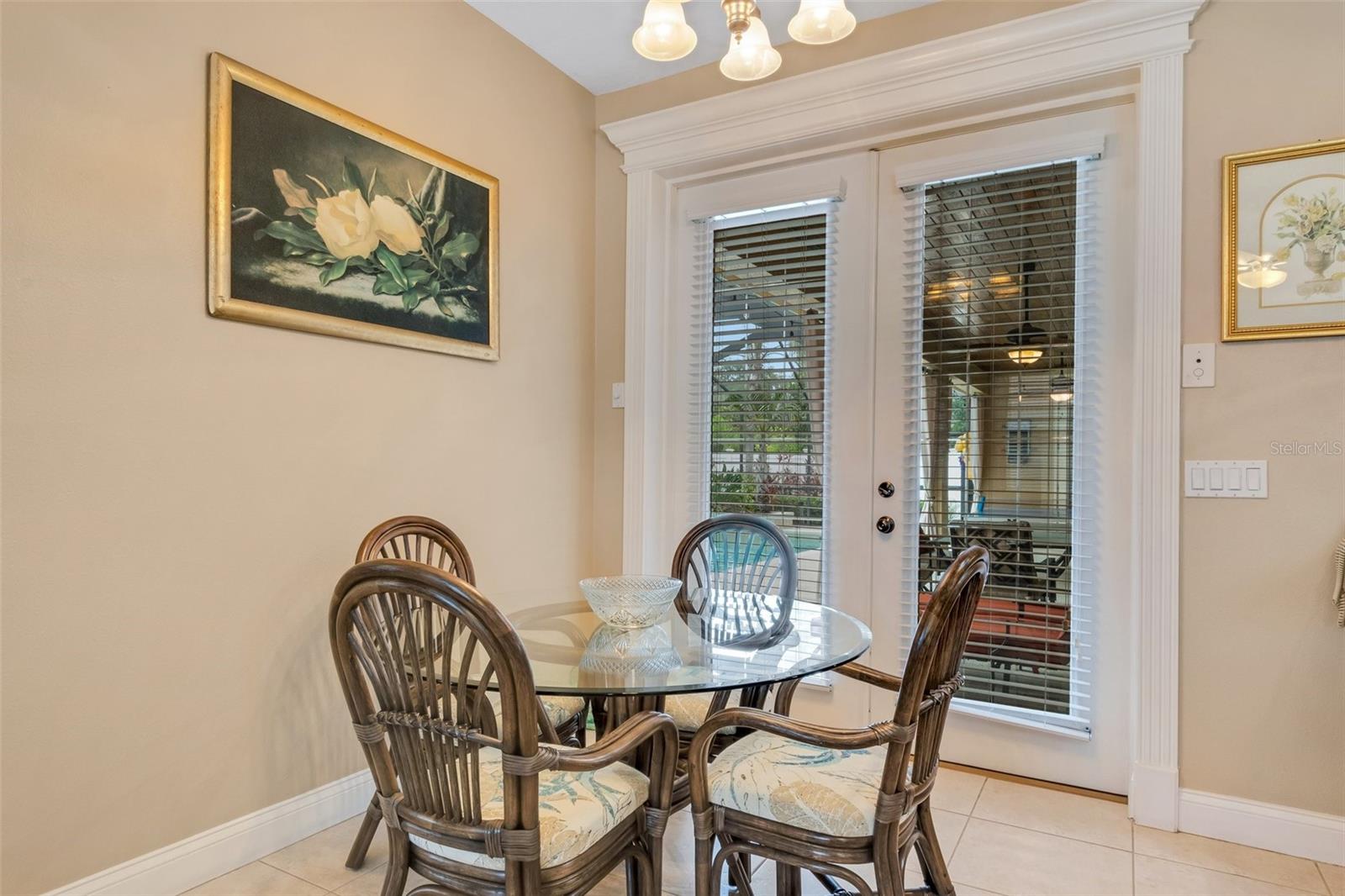 126 SHANNON OAKS DR