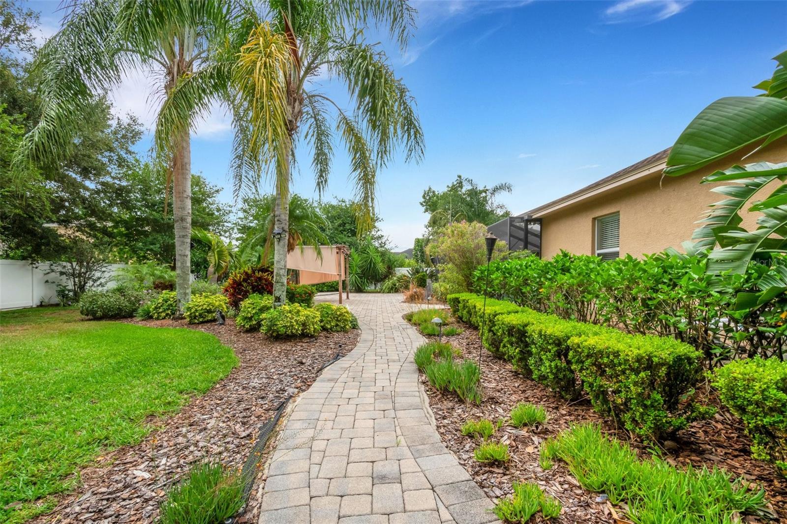 126 SHANNON OAKS DR