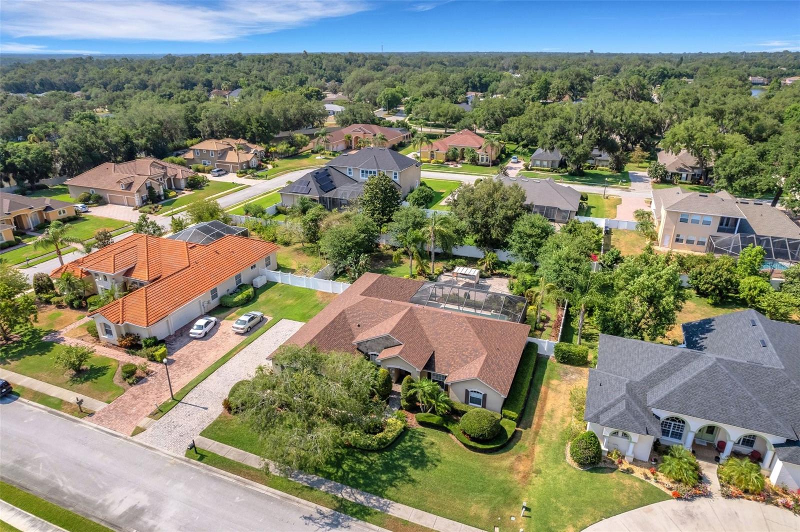 126 SHANNON OAKS DR