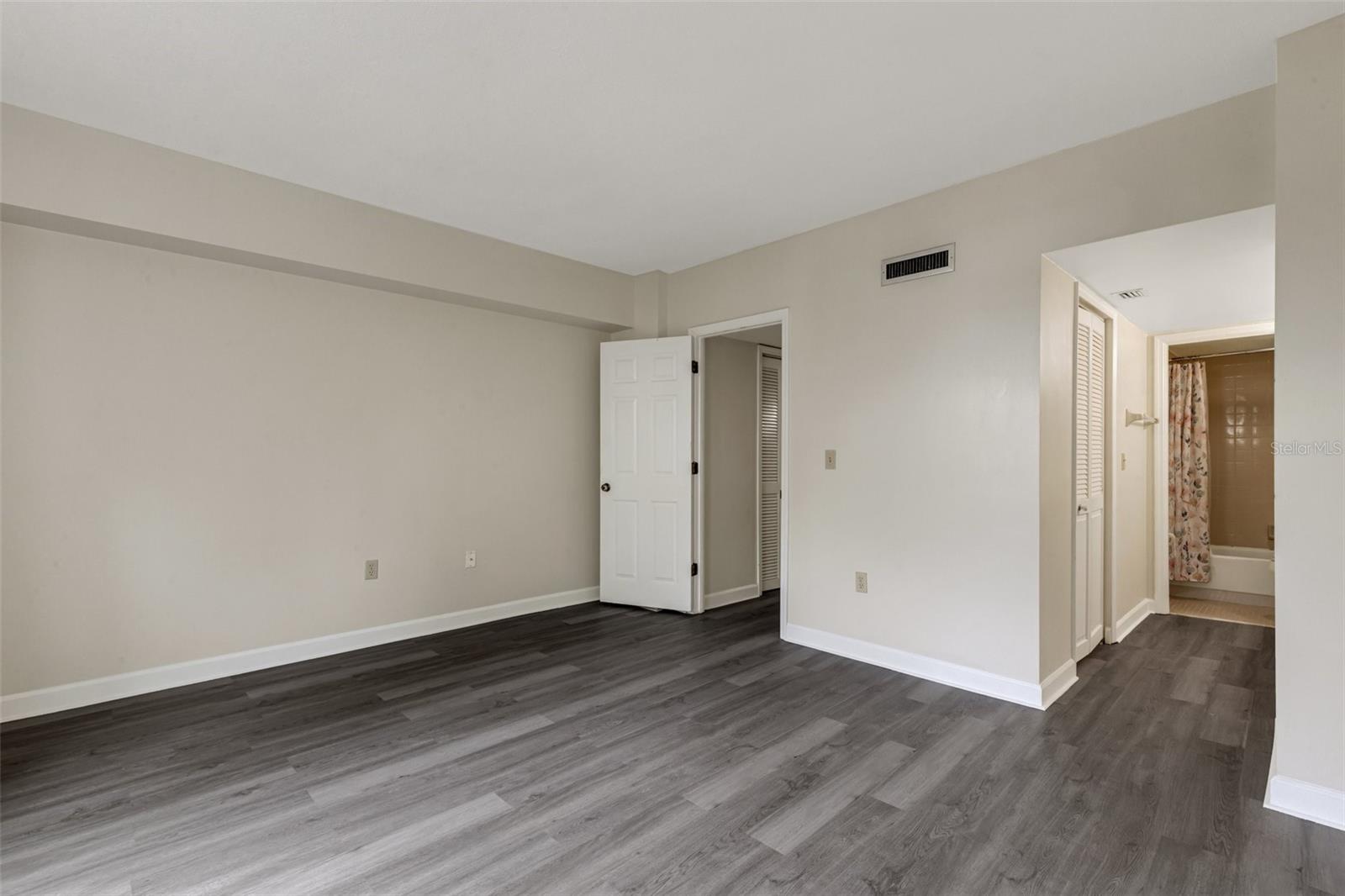 235 6TH ST NW #202