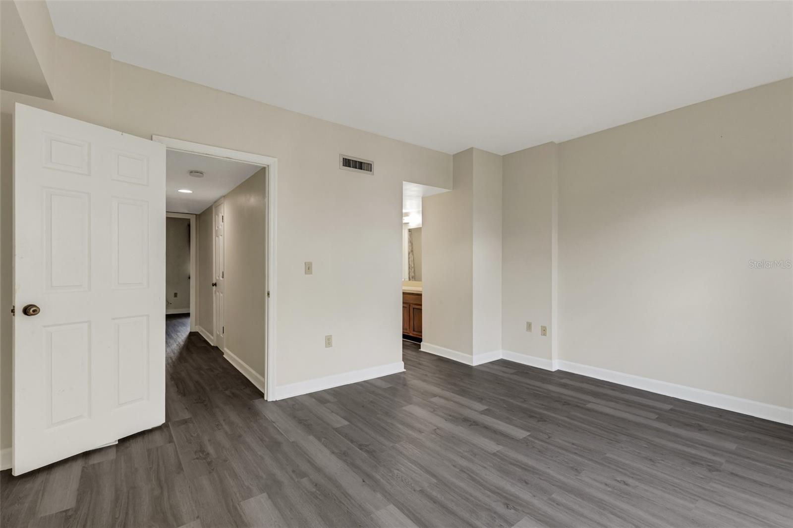 235 6TH ST NW #202