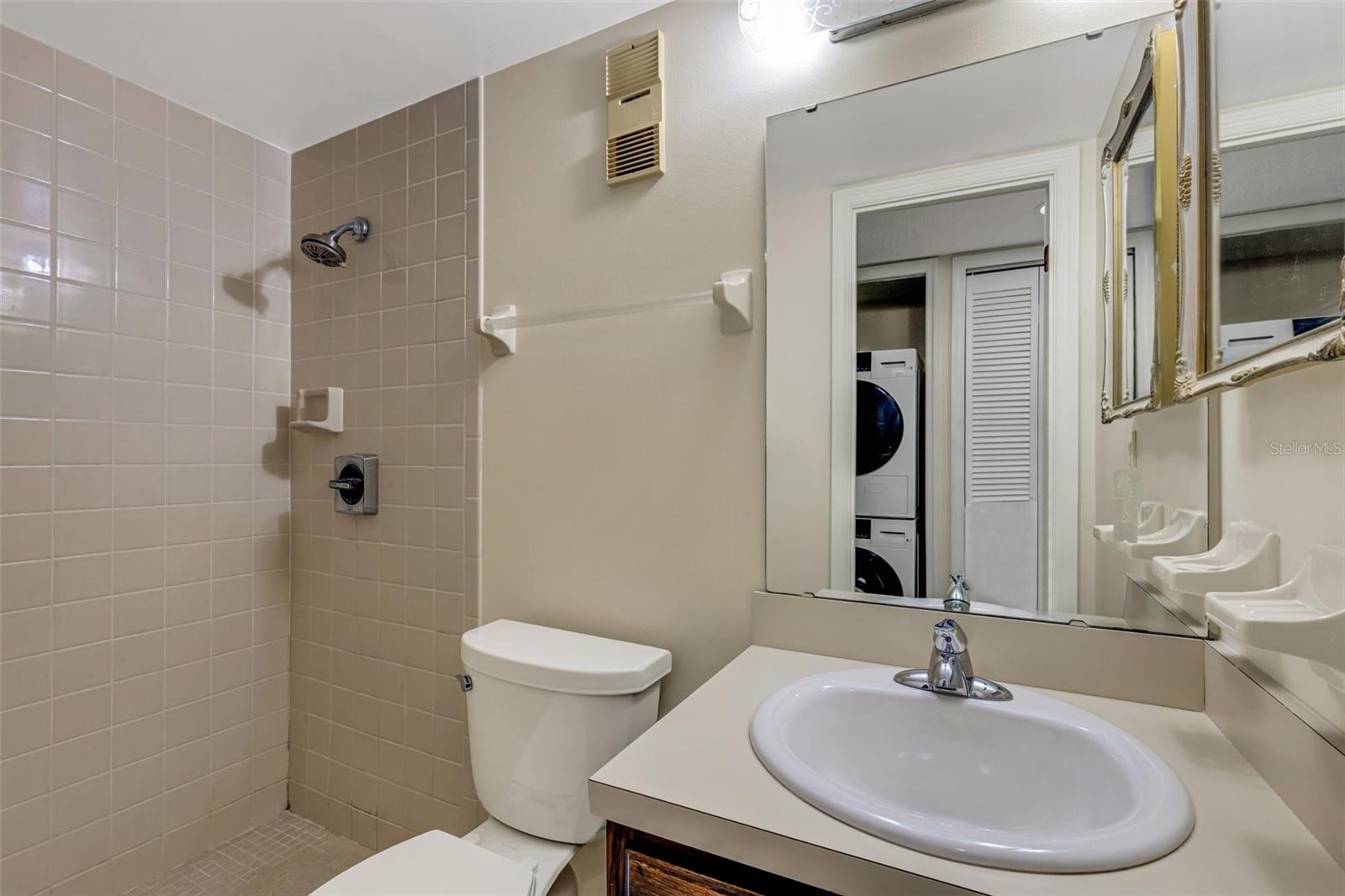 235 6TH ST NW #202