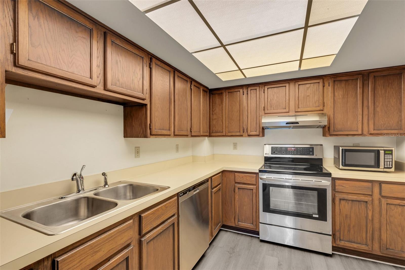 235 6TH ST NW #202