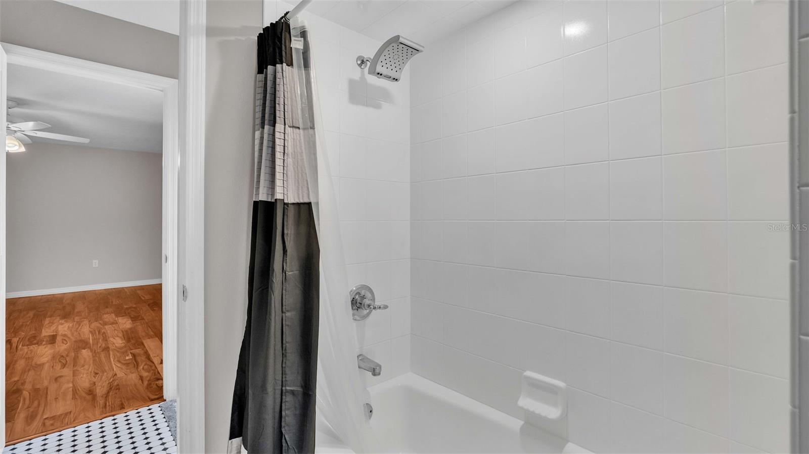 5966 LAKE VICTORIA DR